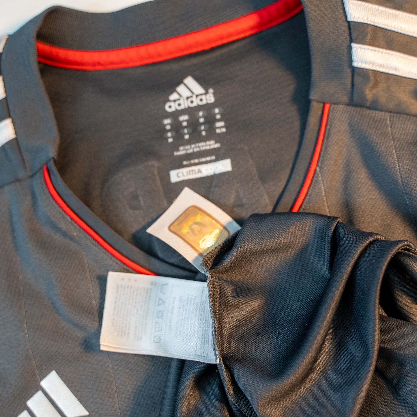 Liverpool 2011 2012 #7 Suarez Away Football Shirt M Adidas