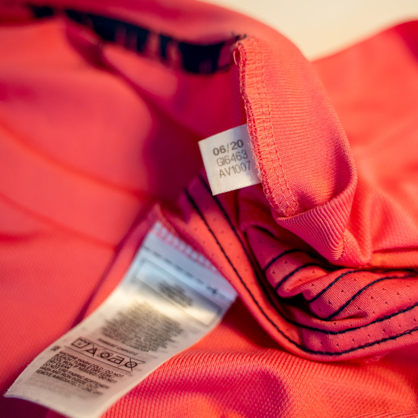 Real Madrid 2020-2021 Away Football Shirt Pink L men Adidas GI6463