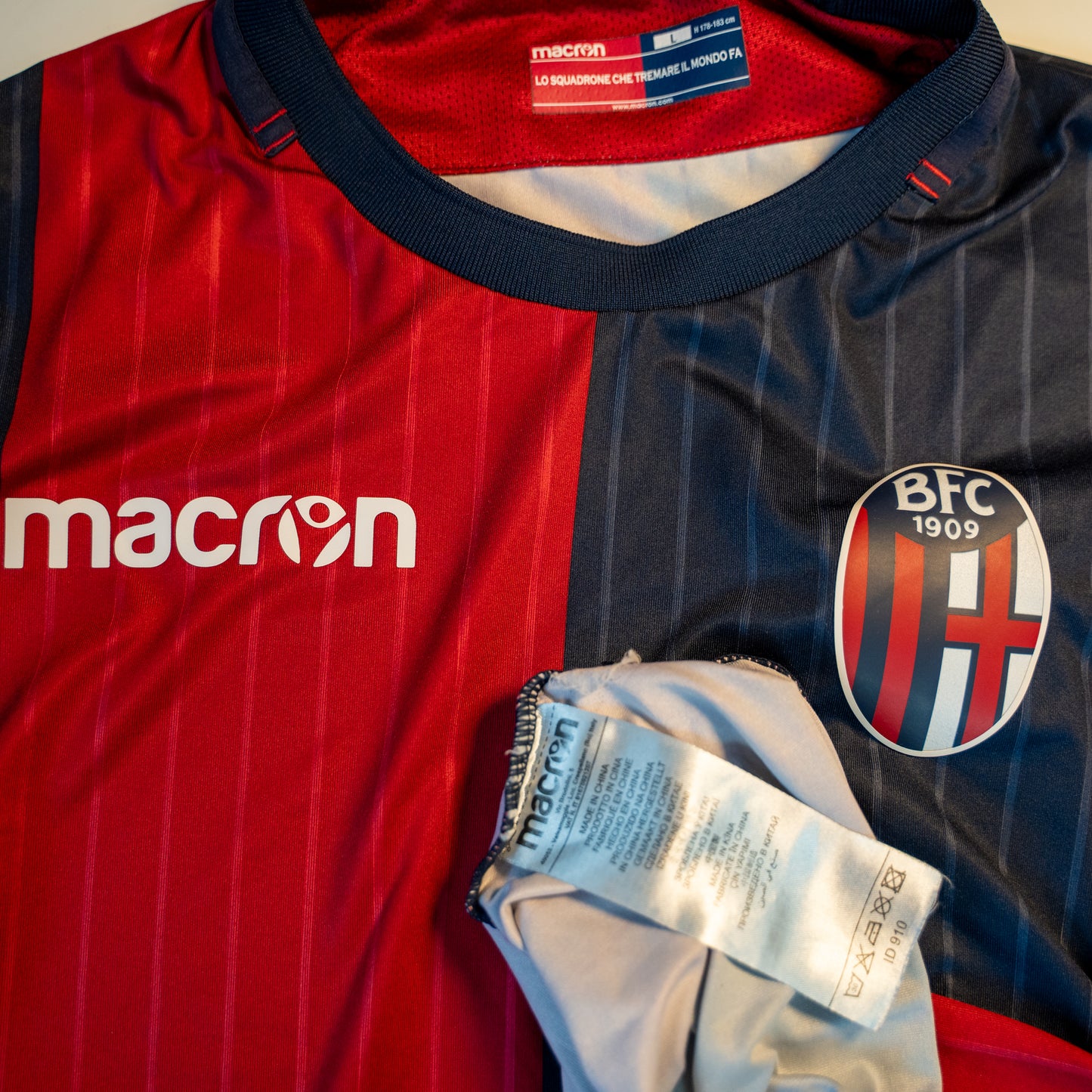 Bologna 2018 2019 Home shirt Football Shirt Macron L