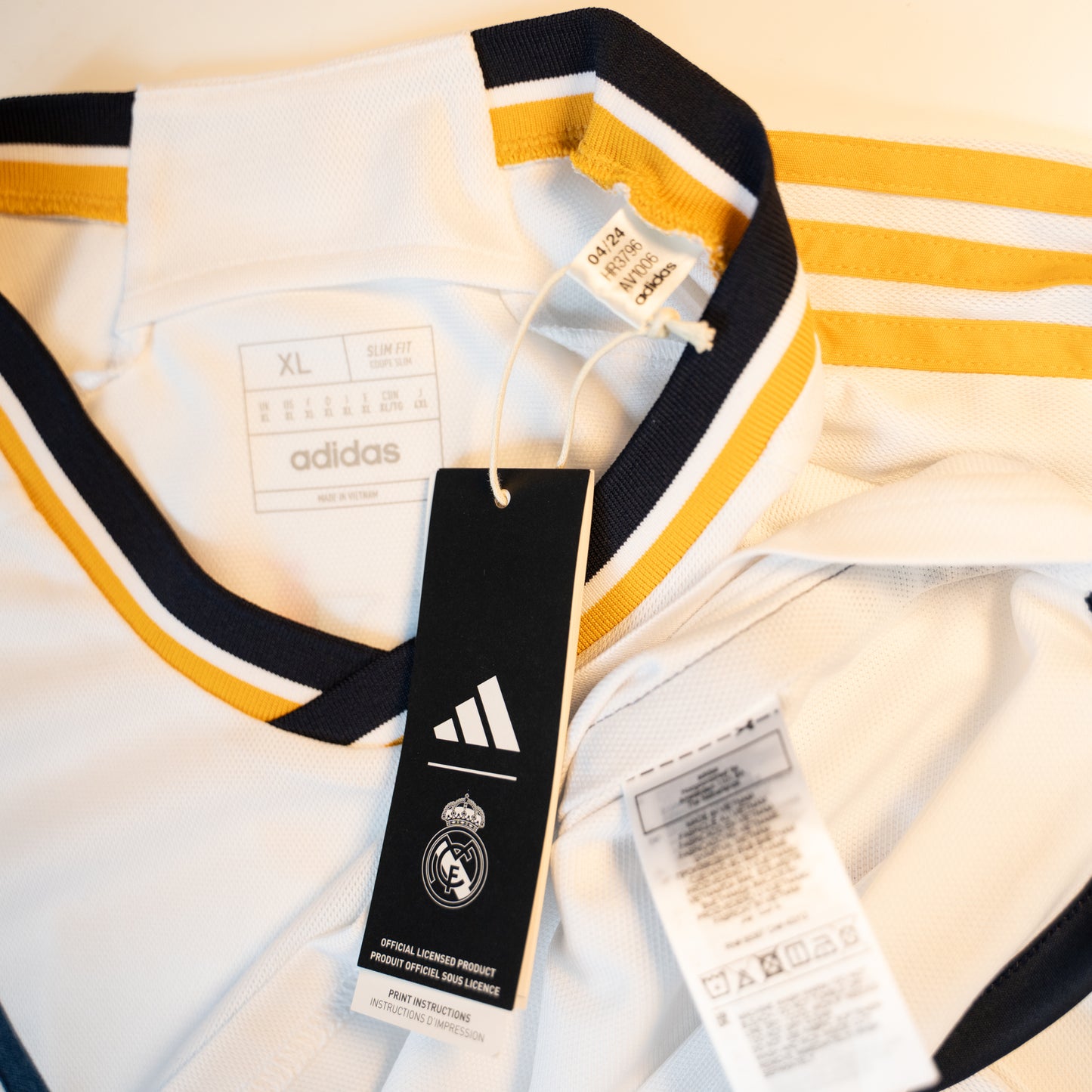 Real Madrid 2023-2024 BNWT #7 Vini Jr. Football Shirt Adidas XL Men HR3796