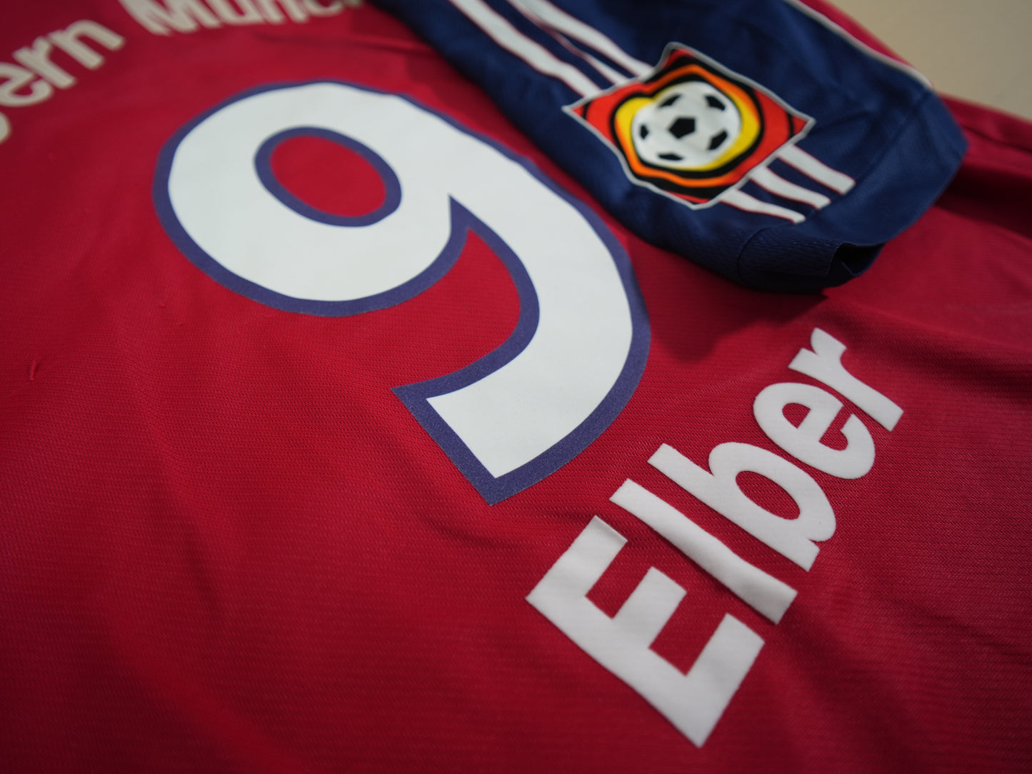 Bayern Munich 1999-2000 #9 Elber L Home Football Shirt