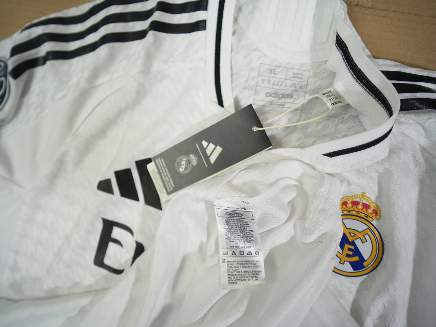 Real Madrid 2024-2025 #14 Tchouameni XL Home Football Shirt BNWT