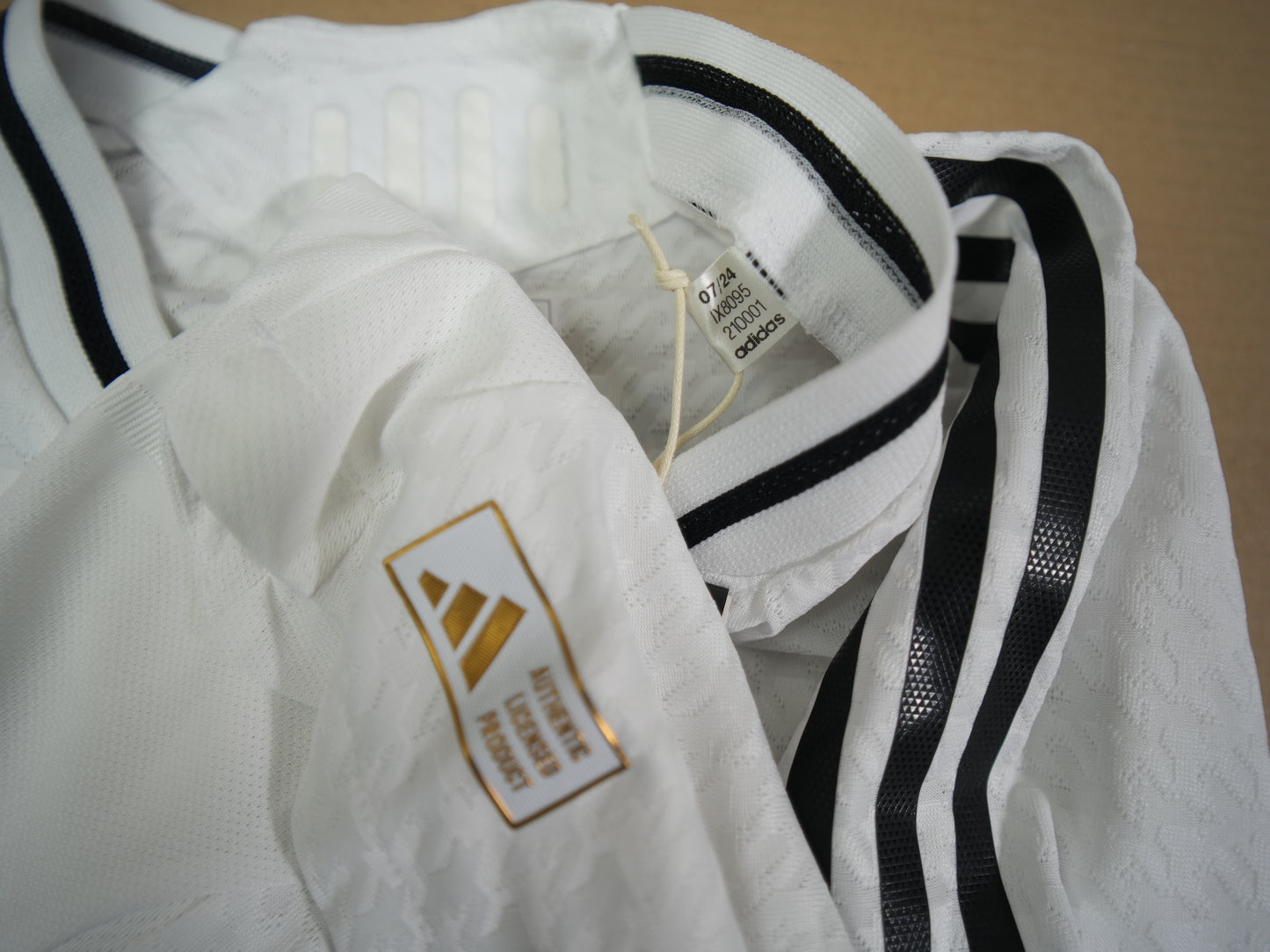 Real Madrid 2024-2025 #7 Vini Jr. L Home Football Shirt BNWT