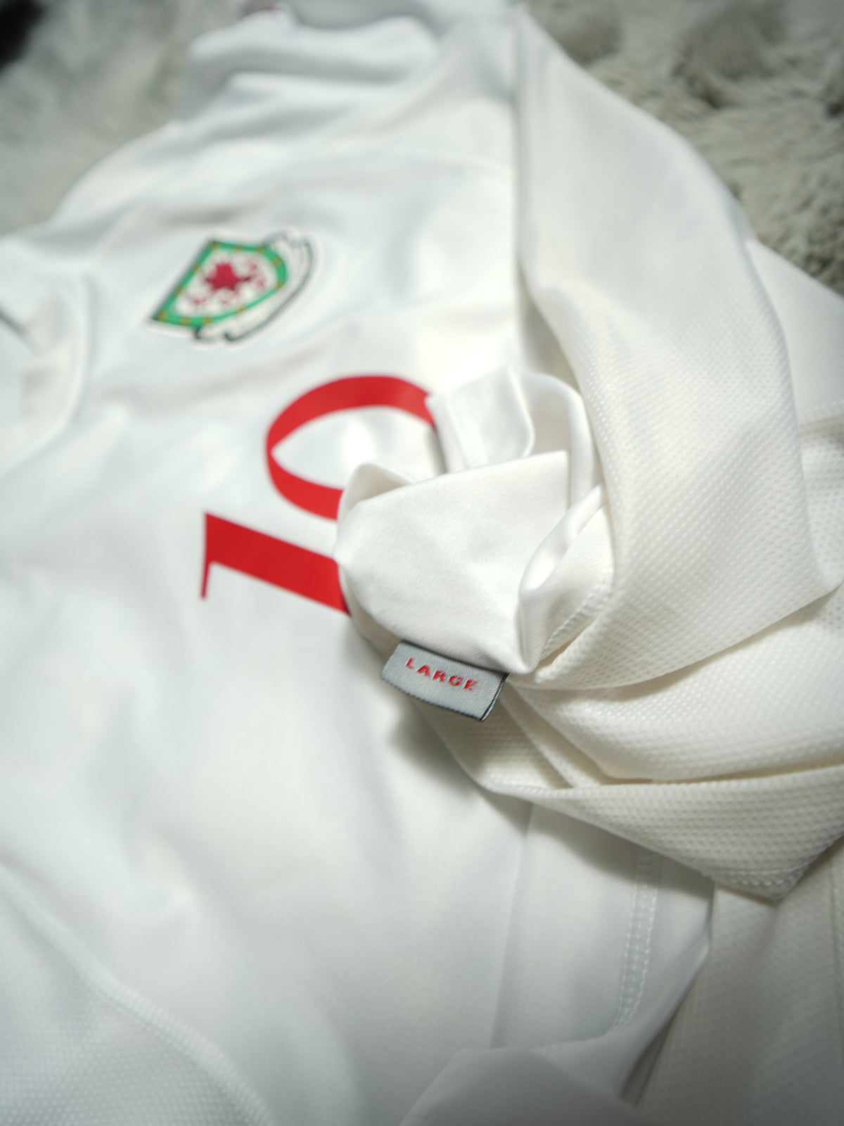 Wales 2004-2005 #10 Speed L Away Football Shirt