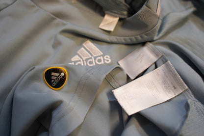 2010 2011 Liverpool #25 Reina Goalkeeper Long Sleeve adidas L P96663