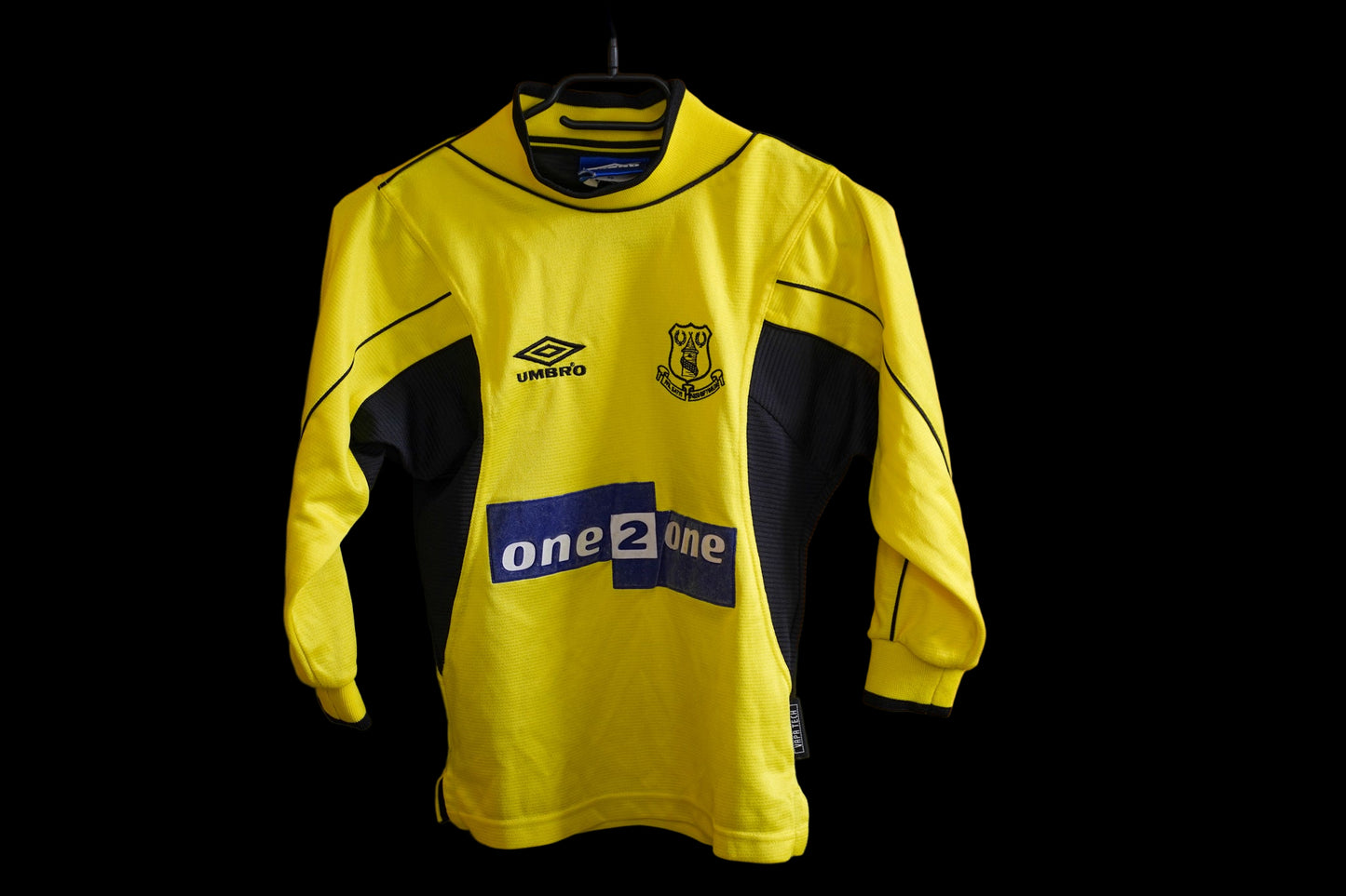 1999-2000 Everton Goalkeeper Long Sleeve Football Shirt Umbro Vintage S Boys
