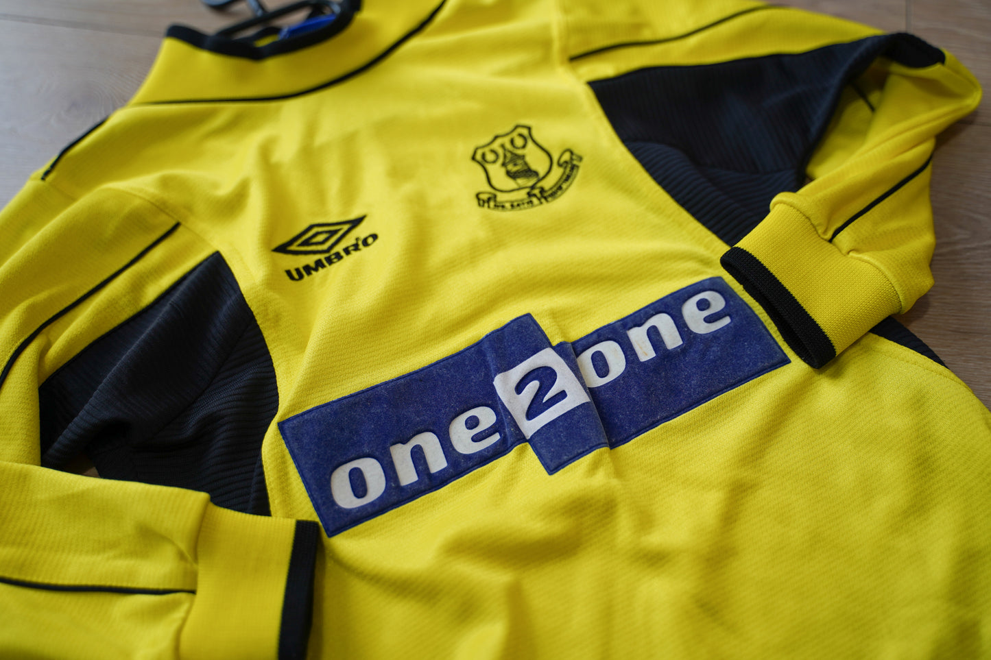 1999-2000 Everton Goalkeeper Long Sleeve Football Shirt Umbro Vintage S Boys