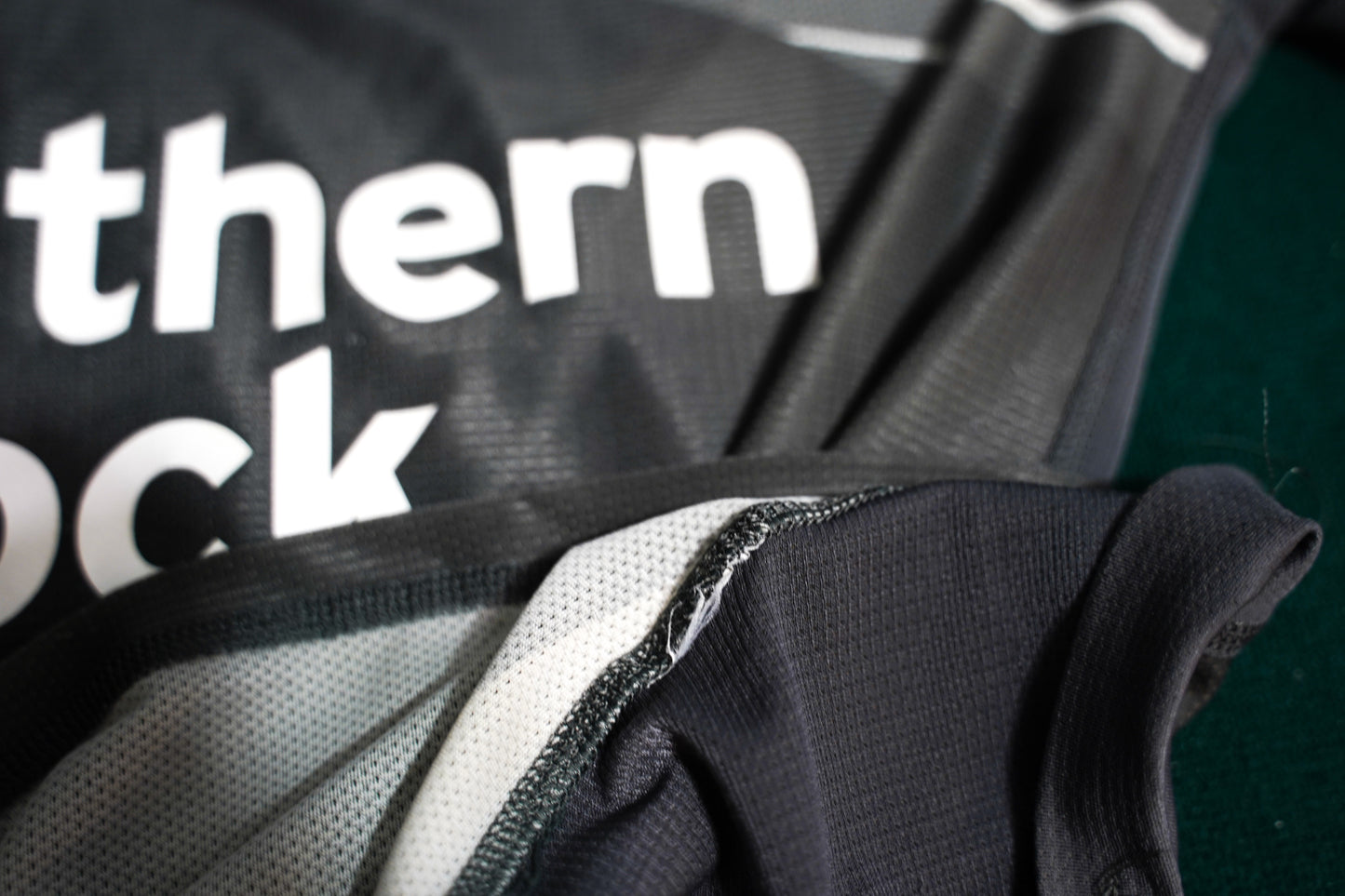 2010-2011 Newcastle United #1 Harper Long Sleeve Goalkeeper M Puma