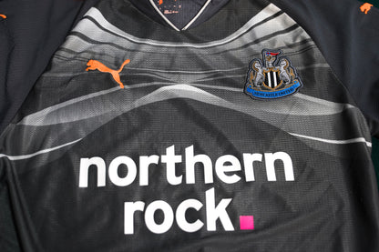 2010-2011 Newcastle United #1 Harper Long Sleeve Goalkeeper M Puma