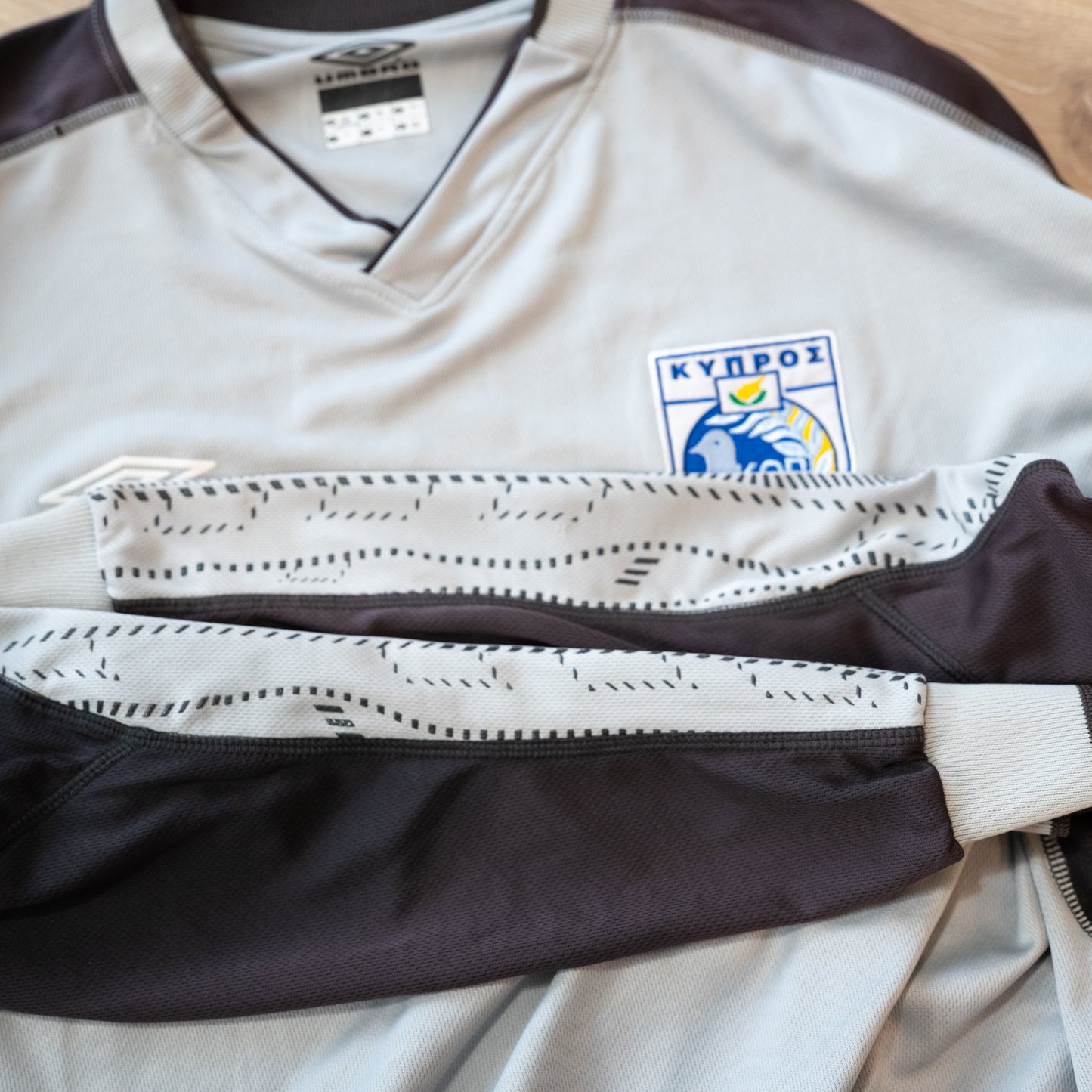 2002 2004? Cyprus Goalkeeper Umbro Football Shirt Long Sleeve 2XL