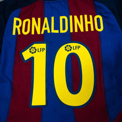 Barcelona 2003-04 Home Ronaldinho #10 Shirt – Football Jersey M
