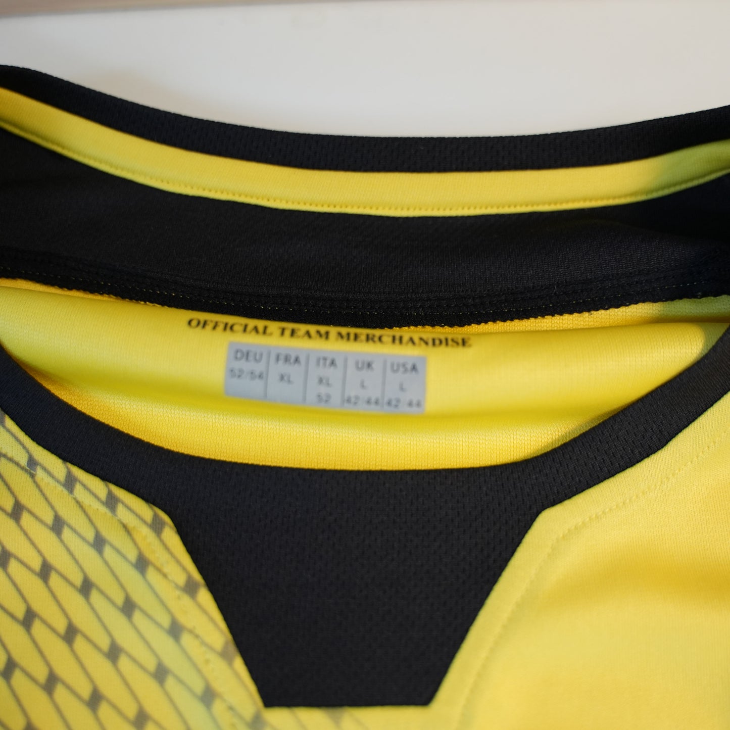 Liverpool 2004 2006 Away #19 Morientes Football Shirt M Yellow Reebok