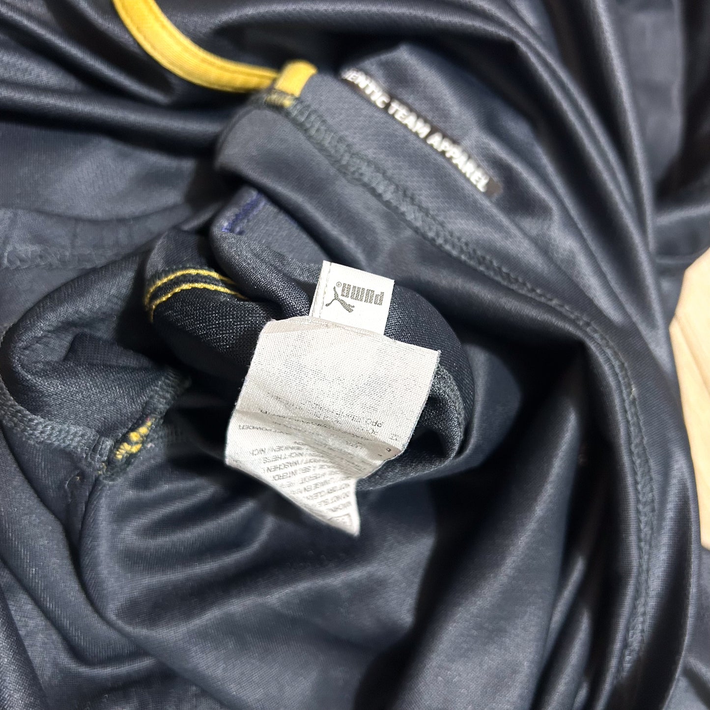 2003-2004 Italy GK #1 Buffon Long Sleeve National Team Puma L men