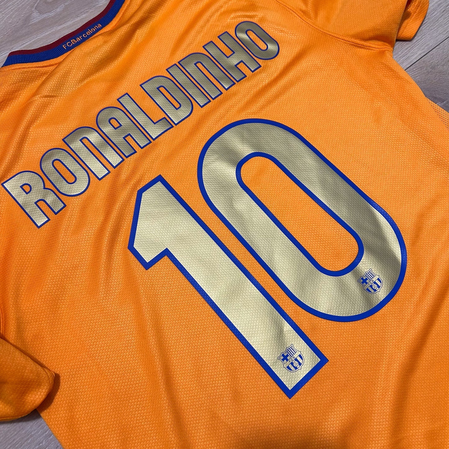 2006-2007 Barcelona away #10 Ronaldinho Football Shirt Orange L men